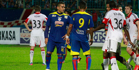 Arema Pecundangi DC United 2-1