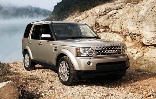 Land Rover Catat Rekor Penjualan