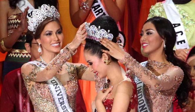 Miss Universe Penasaran Karya Desainer Indonesia