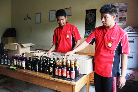 Polisi Sita Miras 200 Botol