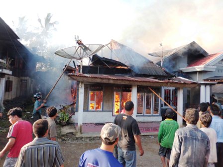 Rumah Terbakar, Korban Dipolisikan