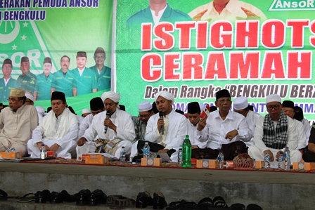 Istighotsah Menuju 2014 Lebih Baik