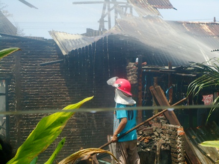 Rumah Pedagang Ikan Terbakar