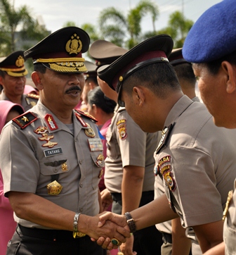 412 Anggota Polda Naik Pangkat