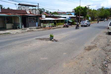 Jalan Dipasang Pot