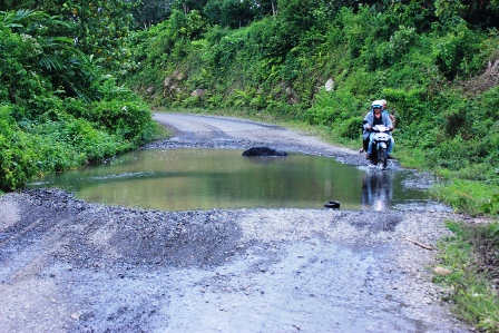 Jalan Rusak Parah