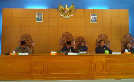 Sempat Molor, APBD Disahkan