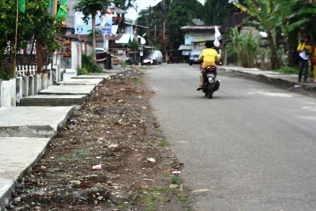 Warga Bersyukur Dibangun Trotoar