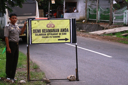 Ditodong Senjata, Motor Dirampas