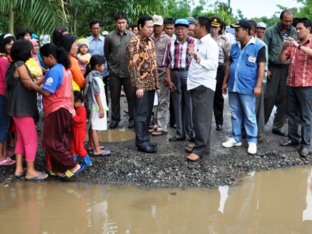 Warga Hadang Wakil Gubernur