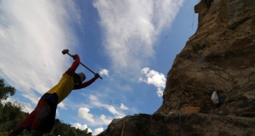 Perjuangan Pemecah Batu