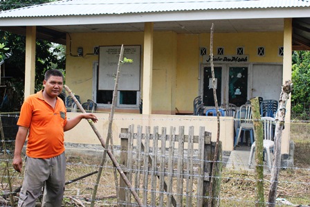 Pagar Kantor Desa, Warga Dipolisikan