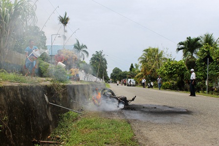 Motor Terbakar di Samping Rumdin Bupati