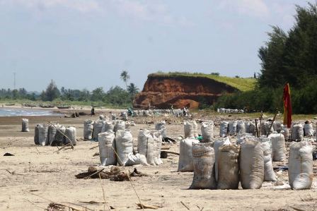 Bangun Pelabuhan Kapal