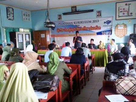 Guru Dilatih Kurikulum 2013