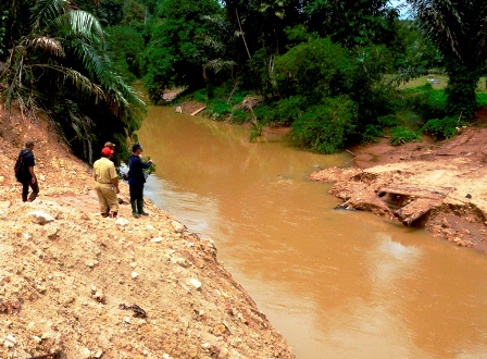 Terisolasi, Jembatan Dibangun