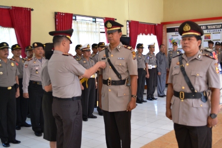 2 Pejabat Polres Mutasi