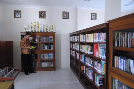 Kunjungi Perpustakaan, Dapat Hadiah