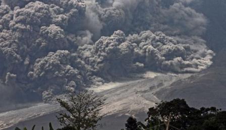 Awan Panas Sinabung, Suhu 700 Derajat Celcius, Melaju 100 Km/jam