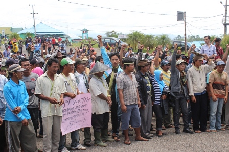 Dewan Setuju Tuntutan Pendemo