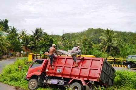 Truk Pasir Nyungsep