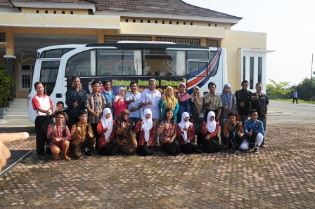 10 Pelajar Berangkat ke Bandung