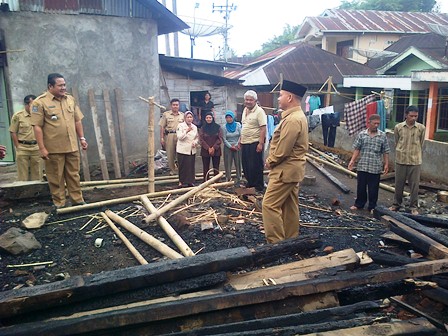 Bupati Bantu Korban Kebakaran