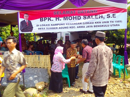 Calon DPD Datangi Rumah Kades