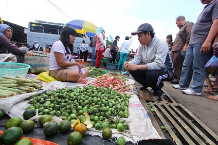 Retribusi Pasar Belum Maksimal