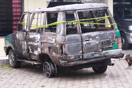 Kijang Super Ludes Terbakar