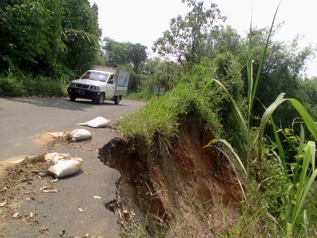 Jalan Curup – Lebong Nyaris Putus