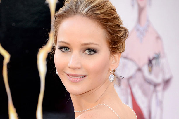 Ingin Mirip Jennifer Lawrence, Wanita Ini Operasi Plastik Enam Kali
