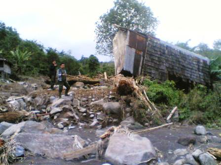 Lokasi Banjir Bandang Tidak Masuk Kawasan HL