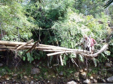 Lima Jembatan Gantung Direhab