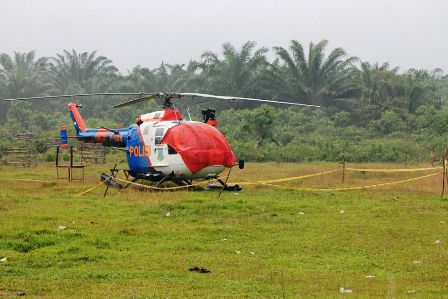 Rusak, Helikopter Polri Mendarat di Batik Nau