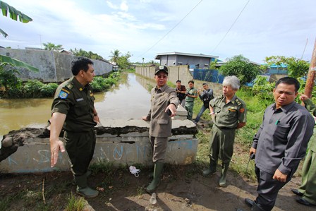 Gubernur Telusuri Penyebab Banjir