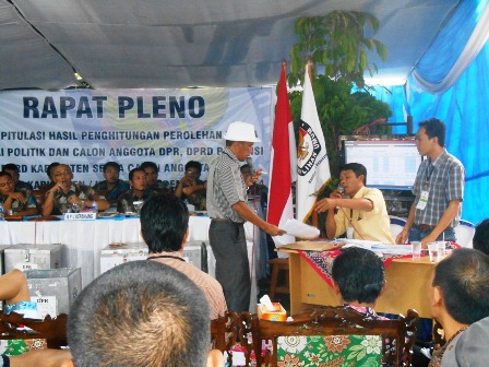 Pleno KPU Kepahiang Ricuh, Surat Suara Hitung Ulang