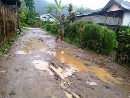 Warga Talang Aman Desak Pembangunan Jalan