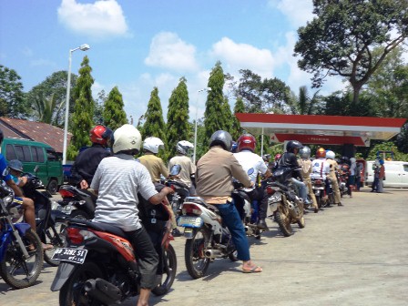 Harga Bensin Eceran Tembus Rp 10 Ribu/liter