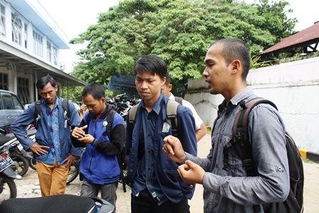 Mahasiswa Datangi Dishubkominfo