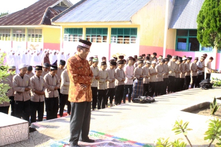 Jelang UN, 216 Siswa Shalat Hajat