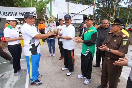 150 Petenis Rebut Piala Kapolda