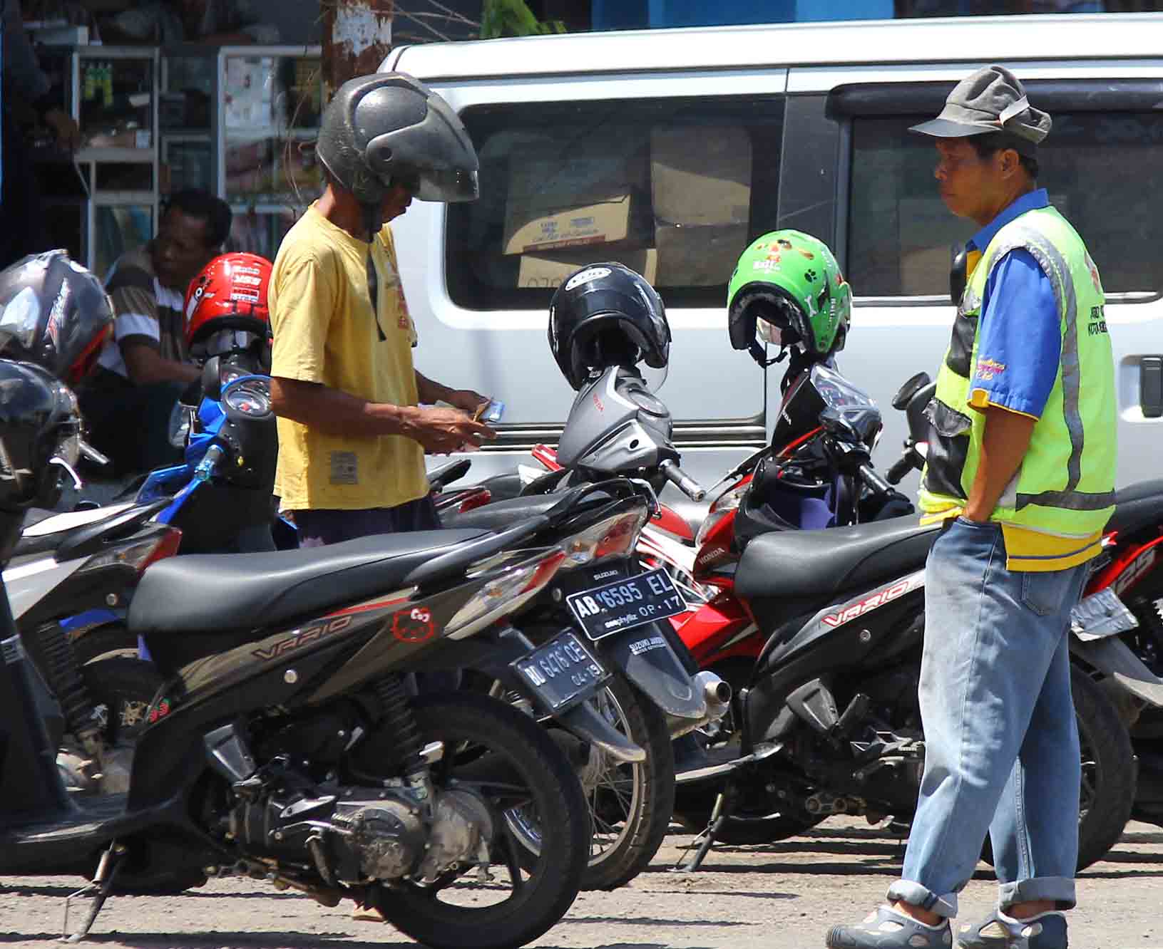 Parkir Lebih Baik  Dikelola Sendiri