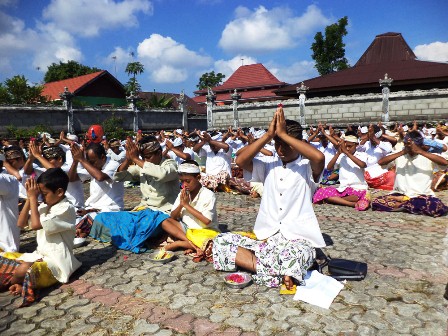 Umat Hindu Rayakan Galungan