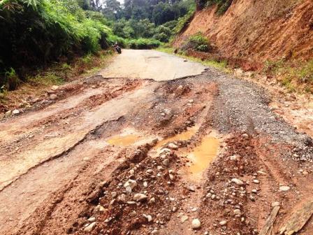 Jalan Lebong – BU Mulai Diperbaiki