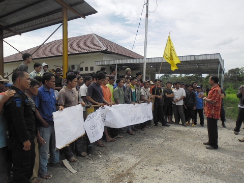 Aksi Mogok Kerja Karyawan PT PMS Berlanjut