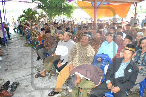 Honor Pengurus Masjid Cair