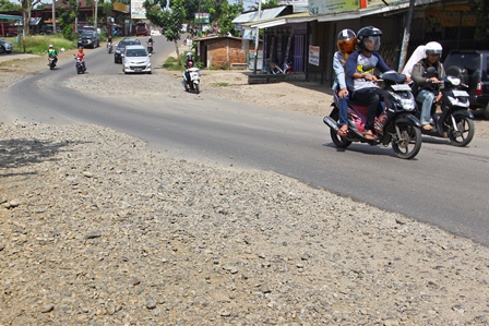 APBD Tak Cukup  Perbaiki Jalan