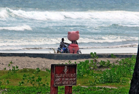 Jenazah Turis Rusia Dikirim ke Rusia,Larangan Mandi di Pantai Diberlakukan