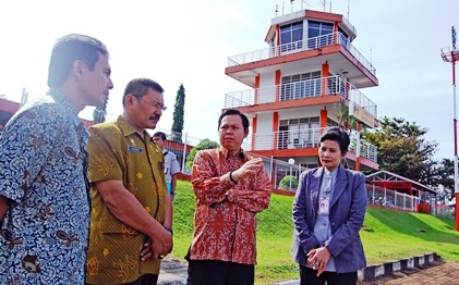 Wagub Perjuangkan  Penambahan Pesawat